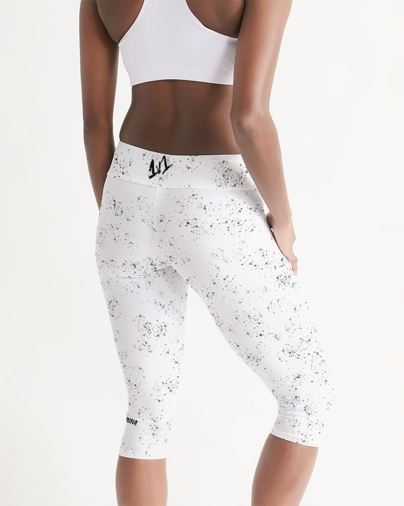 Panna 1v1 Mid-Rise Capri Leggings by Squared Limited