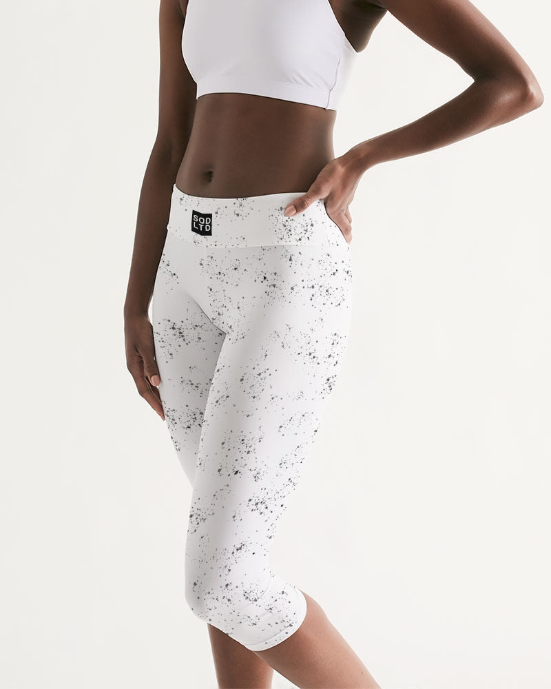 Mid rise store capri leggings