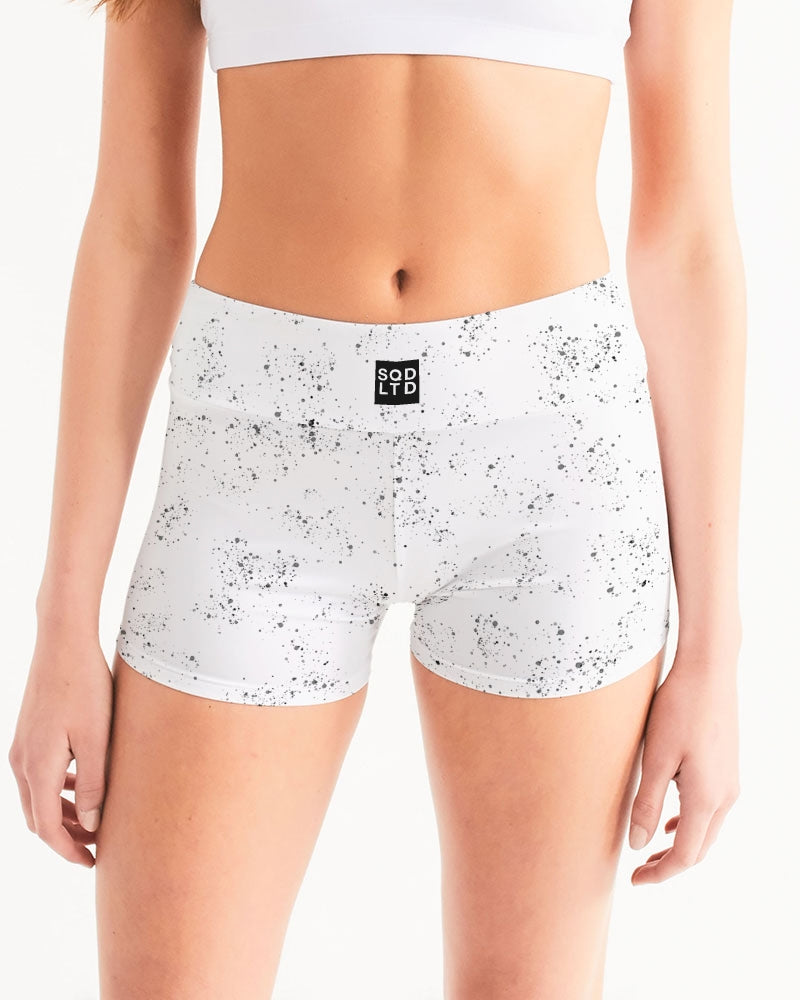 Panna 1v1 Mid-Rise Yoga Shorts by Squared Limited